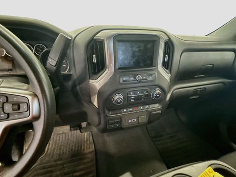 Used 2021 Chevrolet Silverado 2500 Custom w/ Custom Value Package AWD/4WD image 3