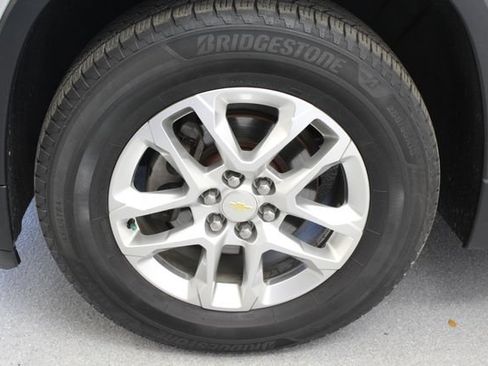 Used 2020 Chevrolet Traverse LT FWD image 7