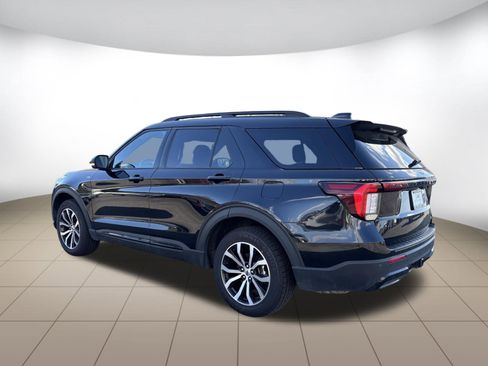 Used 2025 Ford Explorer ST-Line AWD/4WD image 5