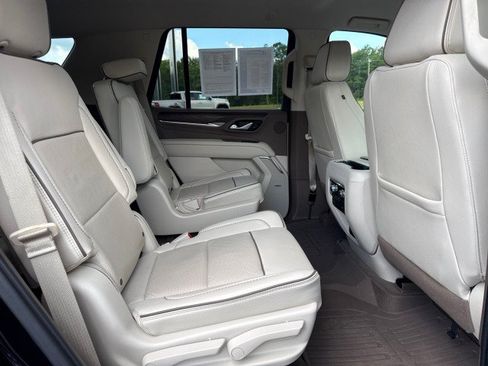 Used 2022 GMC Yukon Denali RWD image 15