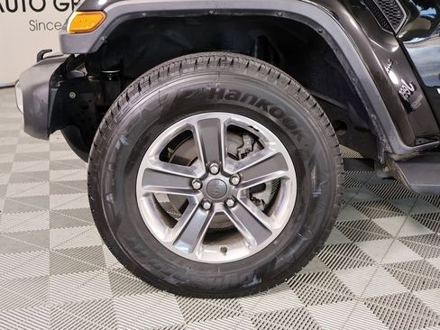 Used 2020 Jeep Wrangler Unlimited Sahara image 17