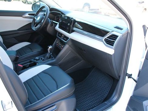 Certified 2025 Volkswagen Taos SEL image 27