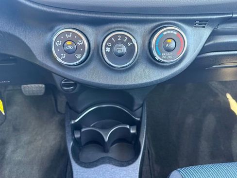 Used 2012 Toyota Yaris SE FWD image 15
