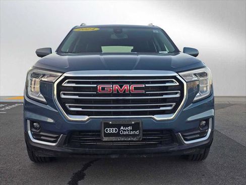 Used 2024 GMC Terrain SLT image 8