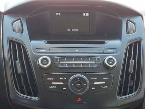 Used 2015 Ford Focus SE FWD image 5