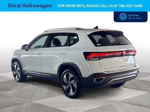 Used 2025 Volkswagen Taos SE image 6
