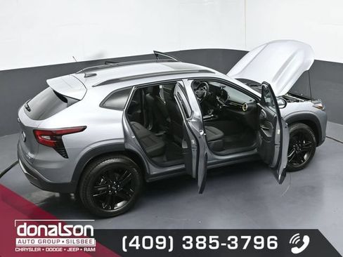 Used 2026 Chevrolet Trax ACTIV w/ Sunroof Package FWD image 25
