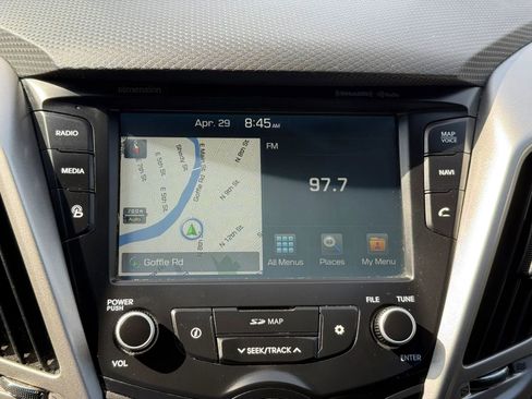 Used 2017 Hyundai Veloster Value Edition FWD image 25