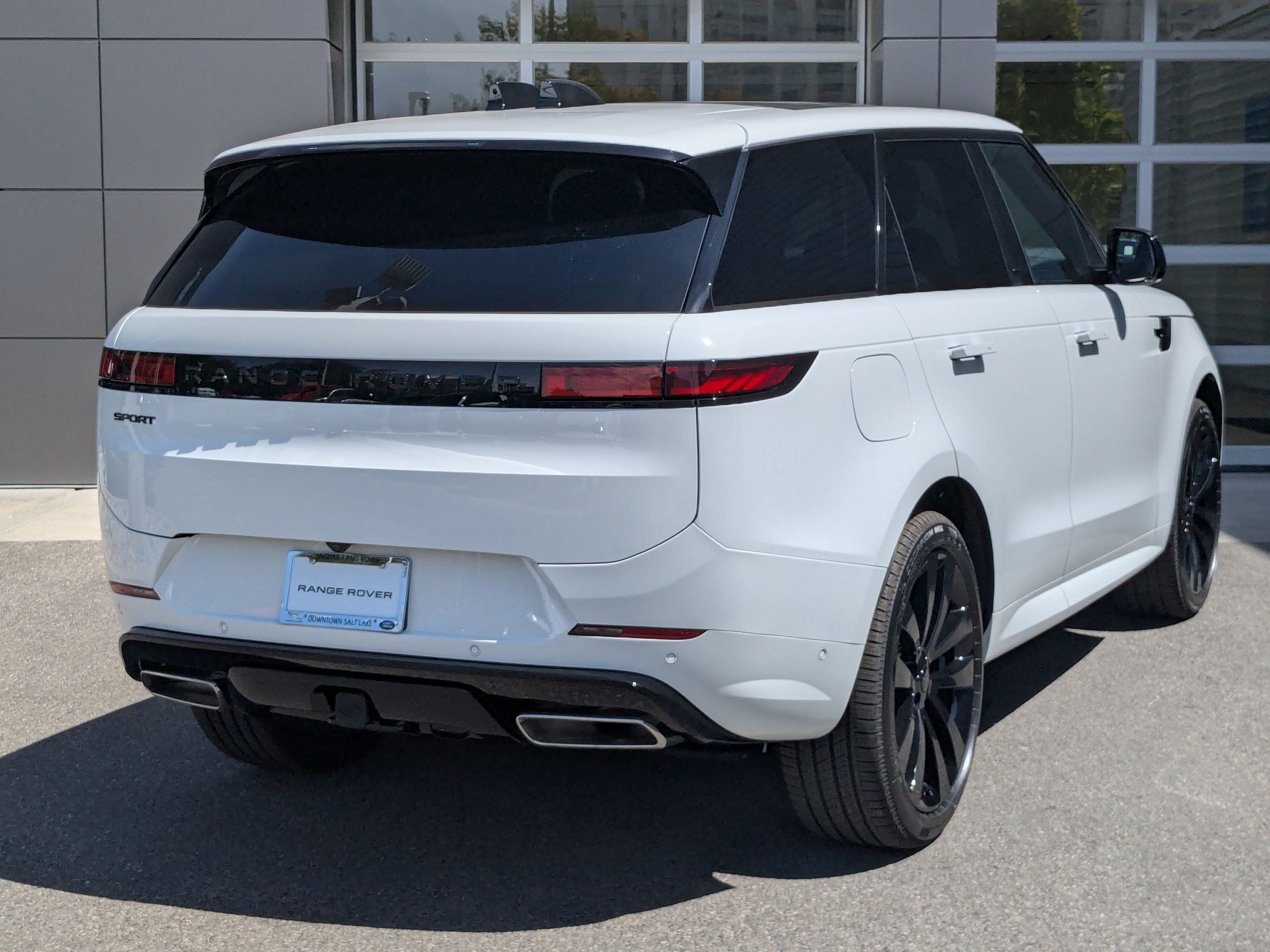 New 2026 Land Rover Range Rover Sport Dynamic SE AWD/4WD image 5