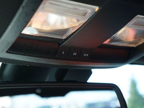 Used 2016 Dodge Challenger R/T Plus image 21