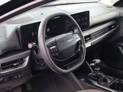 Used 2025 Kia K4 FWD image 12