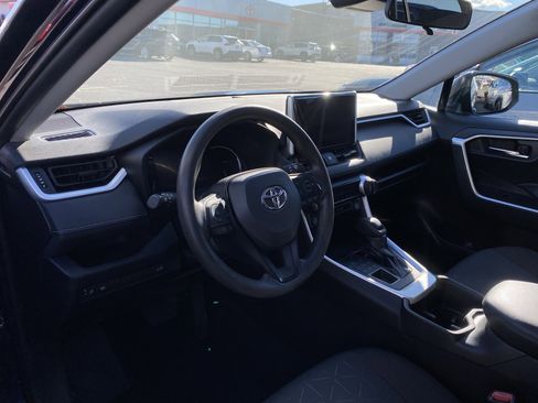 Used 2023 Toyota RAV4 XLE w/ Convenience Package image 8