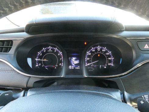 Used 2018 Toyota Avalon XLE image 18