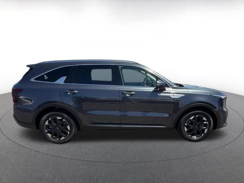 Used 2024 Kia Sorento S FWD image 16