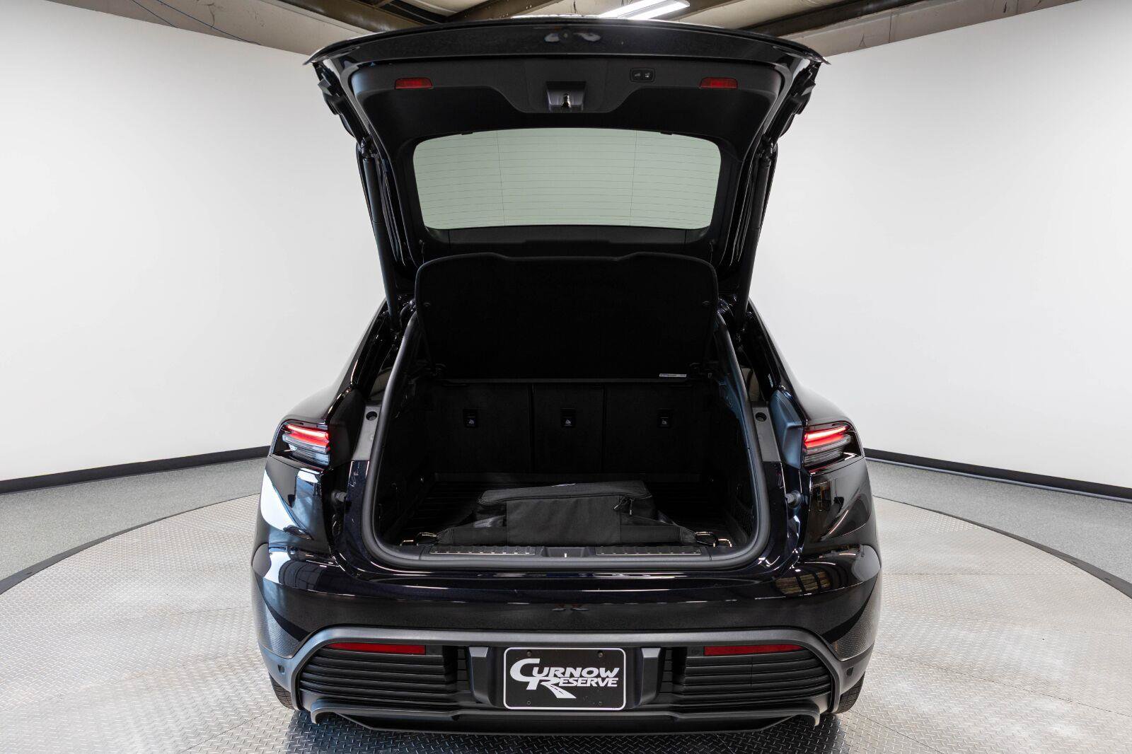 Used 2025 Porsche Macan 4S Electric AWD/4WD image 55