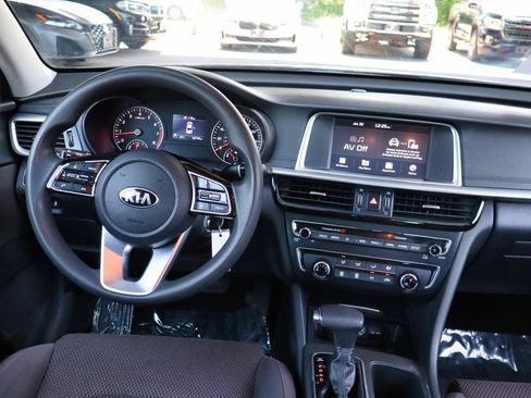Used 2020 Kia Optima LX FWD image 27