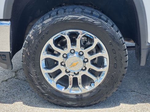 Used 2024 Chevrolet Silverado 2500 LTZ w/ LTZ Plus Package AWD/4WD image 10