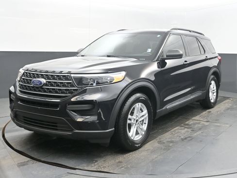 Used 2020 Ford Explorer XLT w/ Class III Trailer Tow Package image 4