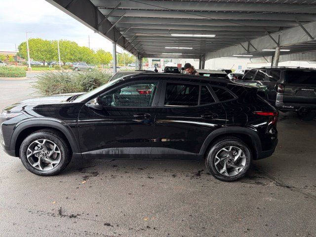 Used 2026 Chevrolet Trax LT w/ Driver Confidence Package FWD image 8