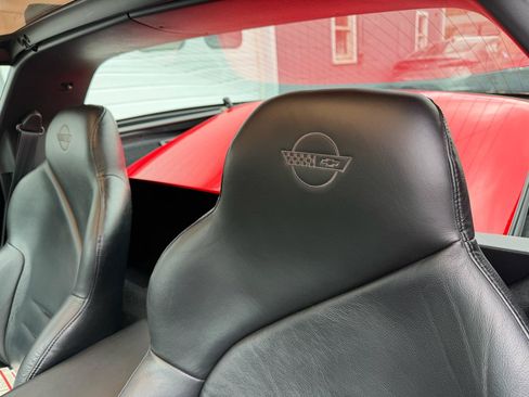Used 1994 Chevrolet Corvette Coupe RWD image 13
