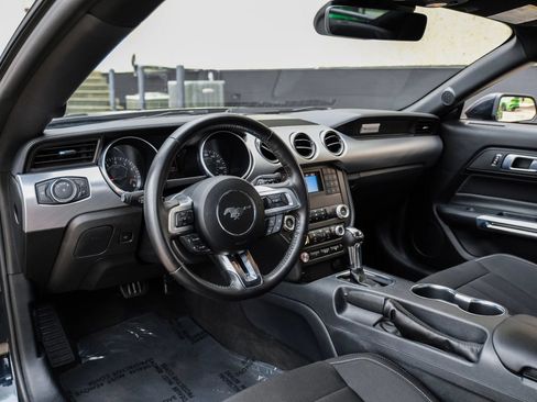 Used 2022 Ford Mustang GT RWD image 2