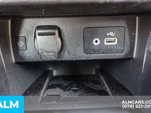 Used 2024 Nissan Versa SV FWD image 40