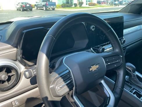 Used 2024 Chevrolet Colorado LT w/ LT Convenience Package RWD image 2
