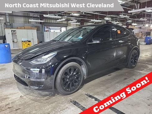 Used 2023 Tesla Model Y Long Range AWD/4WD image 1