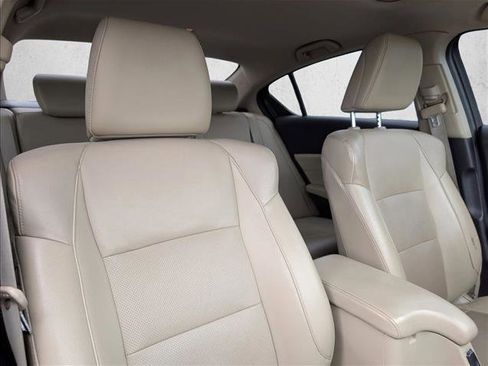 Used 2017 Acura ILX w/ Premium Package image 18