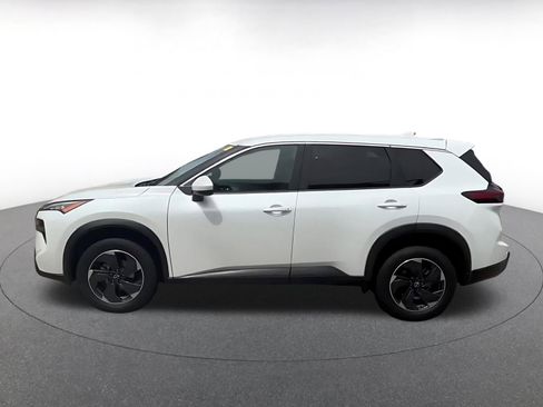 Used 2025 Nissan Rogue SV AWD/4WD image 8