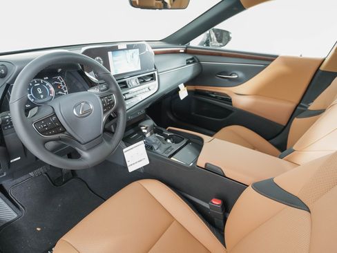 New 2025 Lexus ES 350 w/ Premium Package image 9