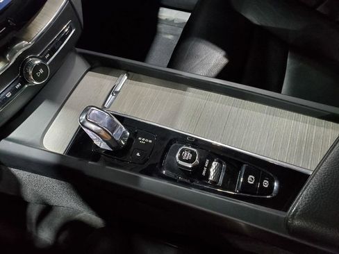 Used 2018 Volvo XC60 T8 Inscription w/ Advanced Package image 35