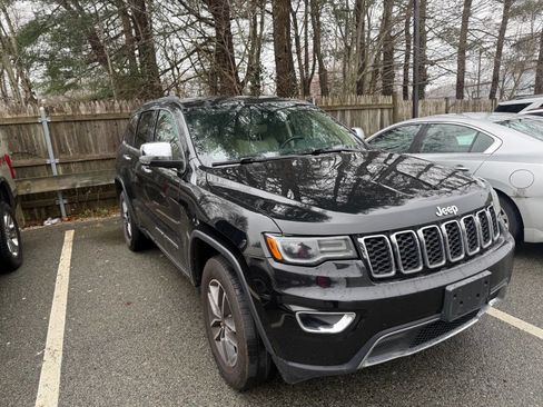 Used 2020 Jeep Grand Cherokee Limited w/ Luxury Group II image 3