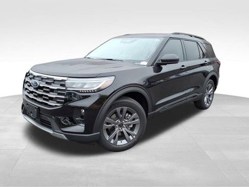 New 2026 Ford Explorer Active w/ Active Comfort Package image 2