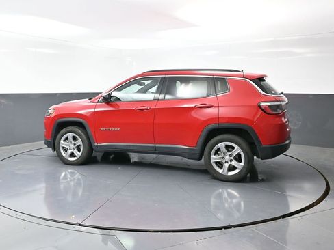 Used 2024 Jeep Compass Latitude w/ Altitude Special Edition image 10