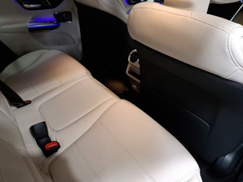 New 2026 Mercedes-Benz GLC 300 4MATIC image 11