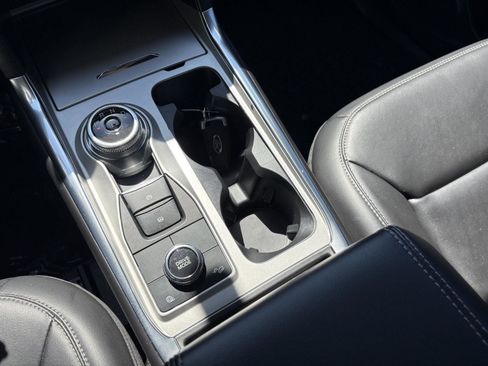 Used 2022 Ford Explorer XLT w/ Equipment Group 202A image 14