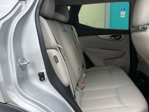 Used 2020 Nissan Rogue Sport SL image 14