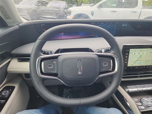 New 2026 Lincoln Nautilus Premier image 30