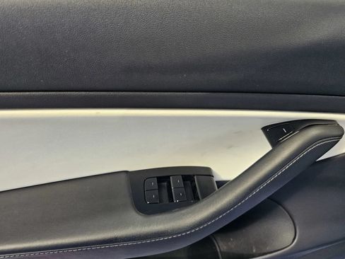 Used 2019 Tesla Model 3 Standard Range RWD image 13