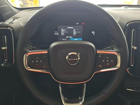 Used 2023 Volvo C40 P8 Recharge Ultimate AWD/4WD image 7