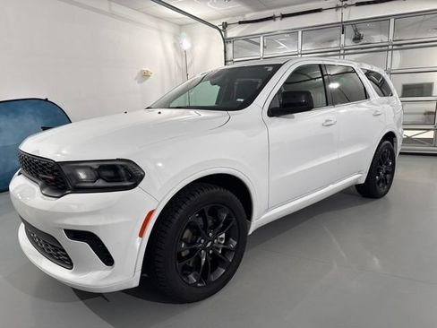 Used 2025 Dodge Durango GT AWD/4WD image 3