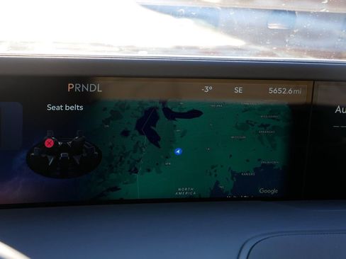 Used 2025 Lincoln Nautilus Reserve image 20