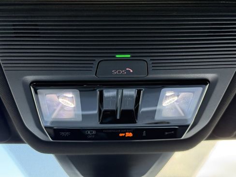 Used 2024 Volkswagen Atlas Cross Sport SEL image 22