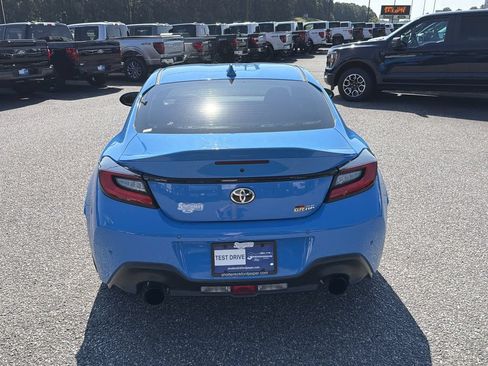 Used 2022 Toyota GR86 Premium w/ ALL Weather Mat Package (TMS) RWD image 6