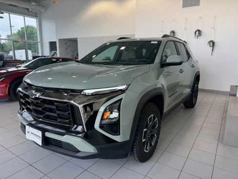 Certified 2025 Chevrolet Equinox ACTIV AWD/4WD image 30