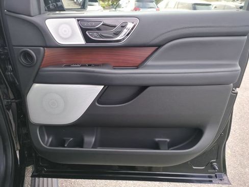 Used 2023 Lincoln Navigator Reserve AWD/4WD image 35