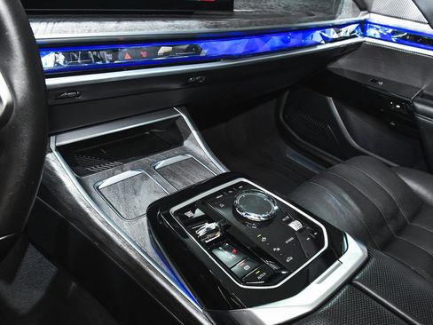 Used 2025 BMW 740i xDrive 740i xDrive image 71