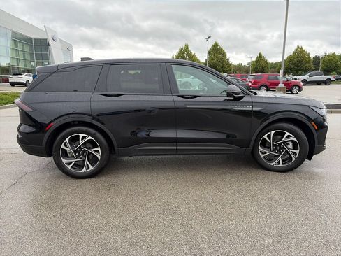 Used 2025 Lincoln Nautilus Premier w/ Equipment Group 102A AWD/4WD image 8