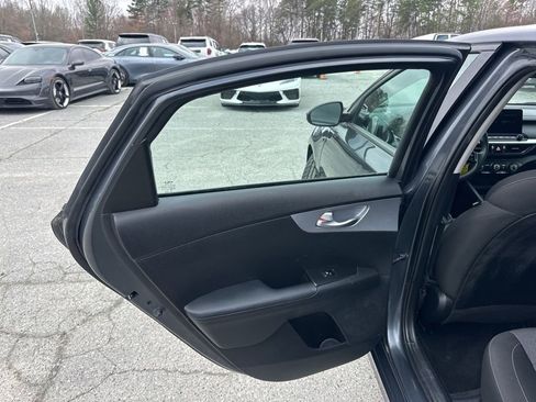 Used 2023 Kia Forte LXS image 21